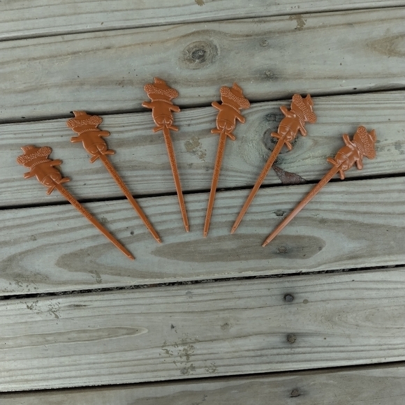 6 Vintage Trader Vic's Menehunes Hawaiian Drink Stirrers Sizzle Sticks Hawaii - Picture 2 of 6
